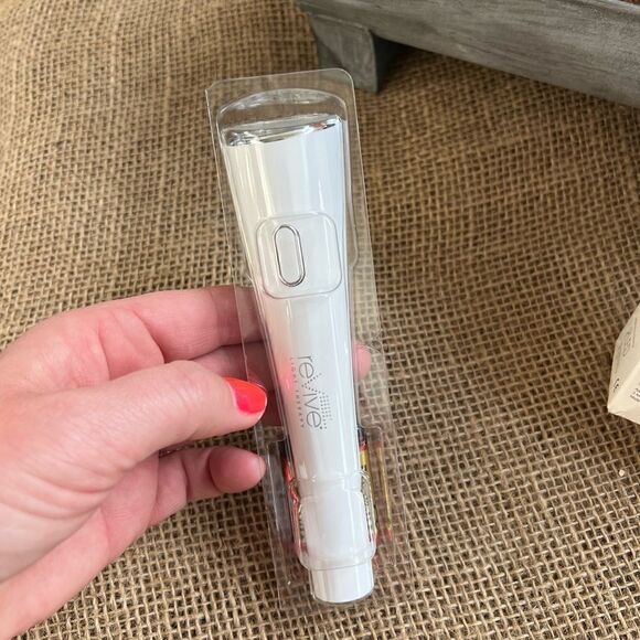 REVIVE Glo  Anti-Aging new in box - Picture 4 of 9